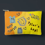 Pochette À Accessoires Hanoukka Dreidel Jeu Accessoire Pouch<br><div class="desc">Hanoukka Dreidel Time Game Pouch. Tous les éléments de conception peuvent être modifiés. Modifiez le texte modifiable à l'aide de votre style de police, de votre couleur et de votre taille préférés. Remplissez votre poche de dreidels et de gâteries pour jouer. Jeu ! ! ! Heureux Hanoukka ! Type de...</div>