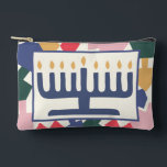 Pochette À Accessoires Hanoukka Menorah Dreidels jeu<br><div class="desc">Hanoukka Menorah, Dreidel Game Pouch. Tous les éléments de conception peuvent être modifiés. Modifiez le texte modifiable à l'aide de votre style de police, de votre couleur et de votre taille préférés. Remplissez votre poche de dreidels et de gâteries pour jouer. Jeu ! ! ! Heureux Hanoukka ! Type de...</div>