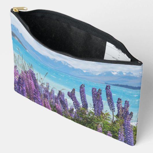 Pochette À Accessoires lavande sur le lac (Ouvrir)