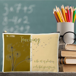 Pochette À Accessoires L'enseignement est la plantation de semences Brown