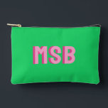 Pochette À Accessoires Monogramme Bloc d'Ombre Rose Vert Prépa, Personnal<br><div class="desc">Sac super mignon avec monogramme bloc d'ombre rose double et fond vert. Tellement dans l'air du temps avec l'esthétique prépa. Changez facilement les couleurs et le texte à vôtre goût - monogramme 2 lettres, 3 lettres ou mot/nom complet. Mignon, tendance - parfait pour un cadeau d'anniversaire, enterrement de vie de...</div>