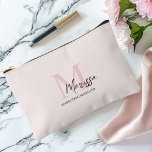 Pochette À Accessoires Monogramme minimal initial et nom Pastel rose<br><div class="desc">Gardez vos essentiels organisés avec style avec notre Monogramme Minimaliste Initial & Nom Pastel Pink Accessory Pouch. Cette pochette élégante présente un design épuré personnalisé avec votre nom et votre initiale, dressé contre un arrière - plan rose pastel doux. Parfait pour ranger maquillage, papeterie ou articles de voyage, ce sac...</div>
