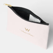 Pochette À Accessoires Monogramme moderne Blush Pink Gold Script (Ouvrir)