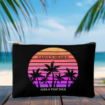 Pochette À Accessoires Palmiers noirs rose tropical Plage personnalisée<br><div class="desc">Sac cosmétique cool rose chaud et palmier noir pour une fille voyage sur une île tropicale. Doté de beaux palmiers face à un joli coucher de soleil de plage rose. Parfait sac accessoire personnalisé pour votre voyage de croisière ou d'été à la mer.</div>