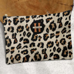 Pochette À Accessoires Peau léopard, Petterne animal moderne, Monogramme<br><div class="desc">La pochette d'accessoires pour Motif animal moderne de peau de léopard de PixeliaDesigns incarne le mariage parfait entre style contemporain et touche personnelle. Ce sac chic est doté d'un motif moderne motif léopard, élégamment combiné avec un monogramme et un nom personnalisés, ce qui en fait un accessoire unique pour chaque...</div>