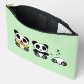 Pochette À Accessoires Petites pandas mignonnes sur vert (Ouvrir)