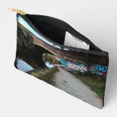 Pochette À Accessoires Pont graffiti (Ouvrir)