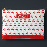 Pochette À Accessoires Retro Red Cherry Motif Blanc Personnalisé<br><div class="desc">Motif de cerise rétro sur blanc. Personnalisez avec un nom.</div>
