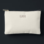 Pochette À Accessoires Trousse de Maquillage pour Demoiselle d'Honneur à<br><div class="desc">Le petit pochon parfait pour les retouches du jour du mariage et au-delà. Avec un fond ivoire et un monogramme gris, ce cadeau pour demoiselle d'honneur est élégant, fonctionnel et un souvenir durable de votre journée spéciale ensemble.</div>