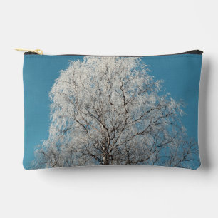 Pochette À Accessoires Un arbre de saule blanc contre un ciel bleu sans n