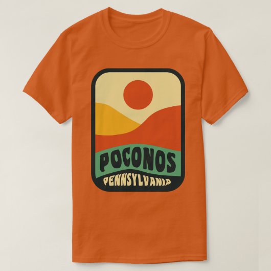 Pocono Mountains Pennsylvania Retro Sunset Badge T-shirt (Design voorkant)