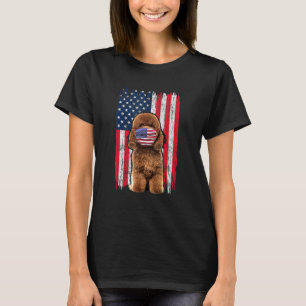 Poedel Amerikaanse vlag hond draagt mondkapje 4e v T-shirt