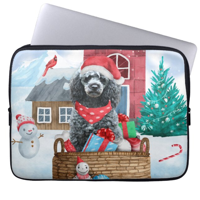 Poedel Hond In sneeuw Kerstmis Hondenhok Laptop Sleeve (Voorkant)