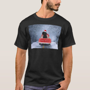 poedelhond in sneeuw zittend in kerstwagen lang t-shirt