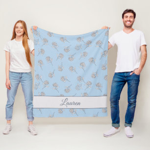 Poederblauwe Hortensia Bloemmotief Monogram Fleece Deken