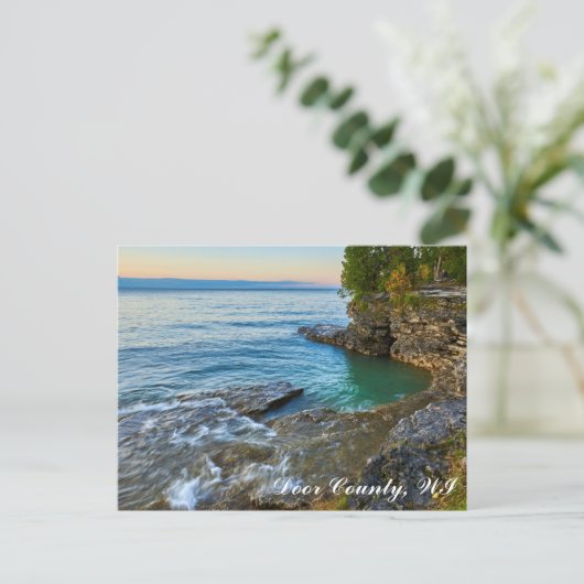 Point de caverne, le comté de Door, carte postale (Debout devant)