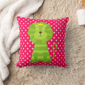 Points blancs sur rose profond avec Coussin Lion v (Couverture)