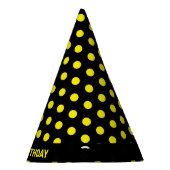 Points jaunes sur un chapeau de fête d'anniversair (Droite)