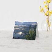 Points lumineux sur une carte de jour nuageuse (Fleur jaune)