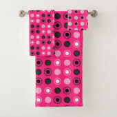 Points roses chauds, noirs et gris (En situation)