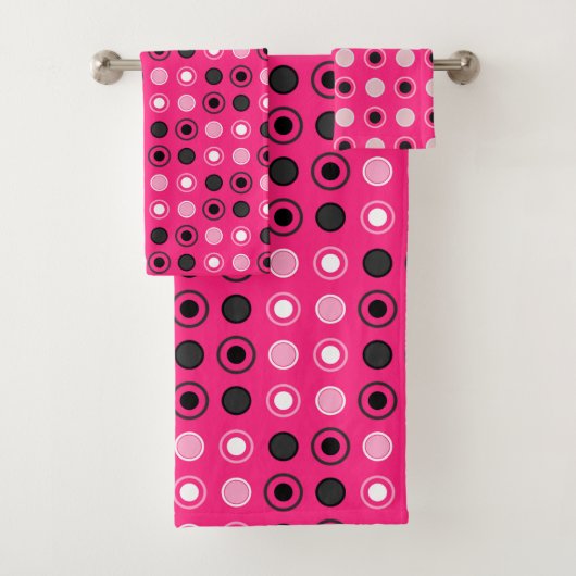 Points roses chauds, noirs et gris (En situation)