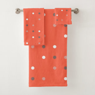 points rouges, bruns et blancs à la tomate