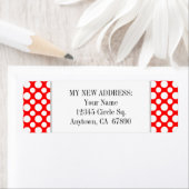 Pois blancs sur Étiquette d'adresse personnalisé r (En situation)