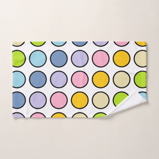 Pois en pastel d'arc-en-ciel décrit par noir (Serviette à main)