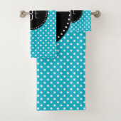 Pois turquoise et blanc avec monogramme noir (En situation)