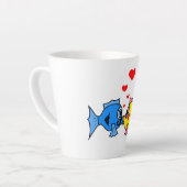 Poisson amusant baiser latte Mug (Angle gauche)