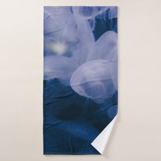 POISSON BLEU ET BLANC DANS L'EAU (Serviette de bain)