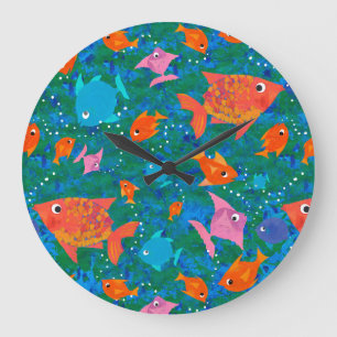 Poisson coloré amusant dans la Mur de mer Horloge
