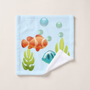 Poisson coloré avec bulles et algues