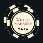 Poker Chip Vegas Mariage Elopement Faire-part<br><div class="desc">Éblouissez vos amis et votre famille en leur envoyant ces annonces d'elopement de mariage de puces de poker blanc noir et ivoire et/ou des invitations de fête. Ils attendent avec impatience de se joindre à vous à cette fête de réception inoubliable !</div>