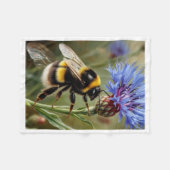 Polaire Bourdon sur couverture de fleurs bleues (Devant (Horizontal))