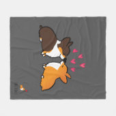 Polaire Corgi embrassant la couverture d'ouatine (Devant (Horizontal))