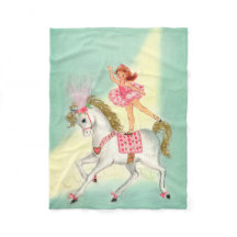 Couverture de cheval de fille d'acrobate de