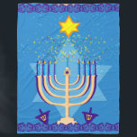 Polaire couverture de menorah hanoukka<br><div class="desc">"hanoukka menorah",  "happy hanoukka",  menorah,  "star de david",  "chanoukah juif",  Hanoukka,  "fêtes juives"chanoukah,  hannukah,  chanoukkah</div>