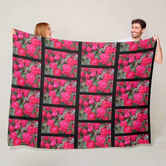 POLAIRE COUVERTURE EN PELUCHE ROSES ROUGES (En situation)