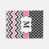 Polaire Couverture rose noire de monogramme de Quatrefoil (Devant (Horizontal))
