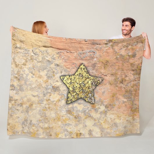 Polaire Étoile dorée dans la couverture FLEECE de rochers (En situation)