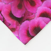 Polaire Fleurs De Géranium Magenta, Petite Couverture En T (Coin)
