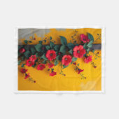 Polaire Fleurs rouges sur couverture jaune (Devant (Horizontal))