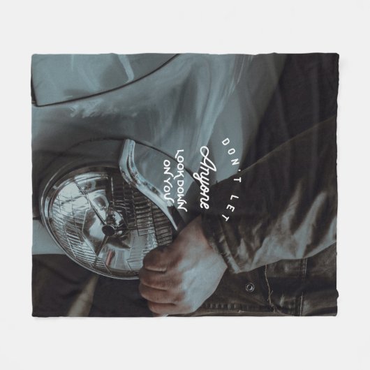 Polaire >- > un d'une couverture aimable d'ouatine de >-> (Devant (Horizontal))