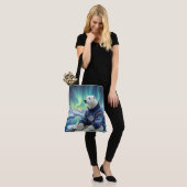 Polar Bear Sitting Under Northern Lights Draagtas (Op model)