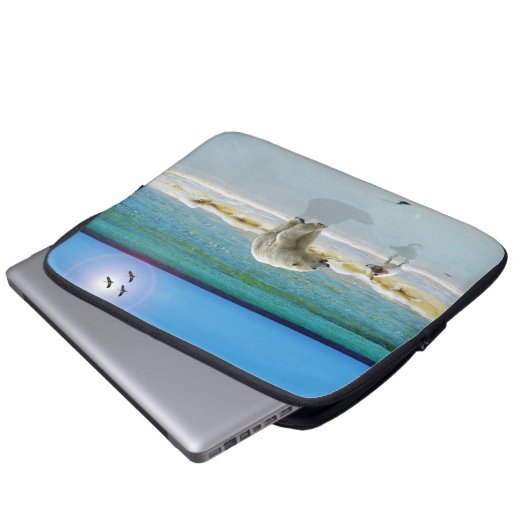 Polar Beer en Jack Russel op het strand, Laptop Sleeve (Voorkant onderkant)