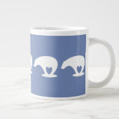 Polar Beer Love, on wedgewood blue Jumbo Mok (Rechts)
