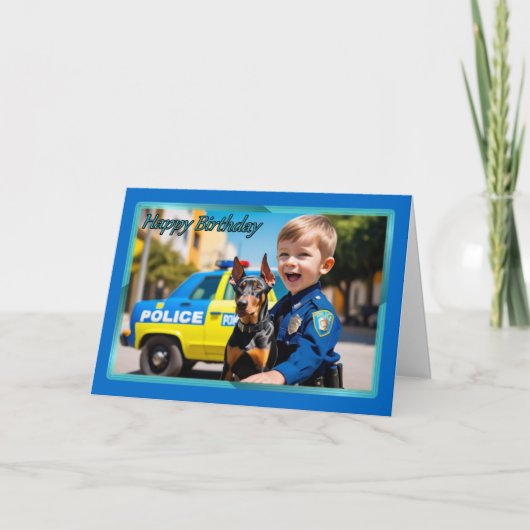 Policier avec la carte d'anniversaire du garçon Do (Devant)