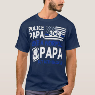 Politie papa als een normale papa, maar met back-u t-shirt