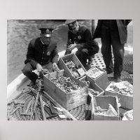 Politie toont wapenvoorraad, 1923. Oude foto